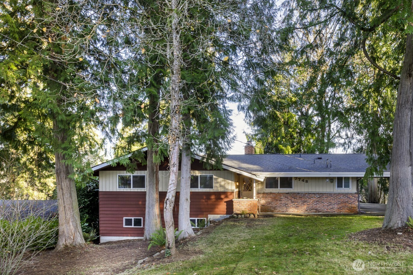 7748  151st Avenue NE  Redmond WA 98052 photo