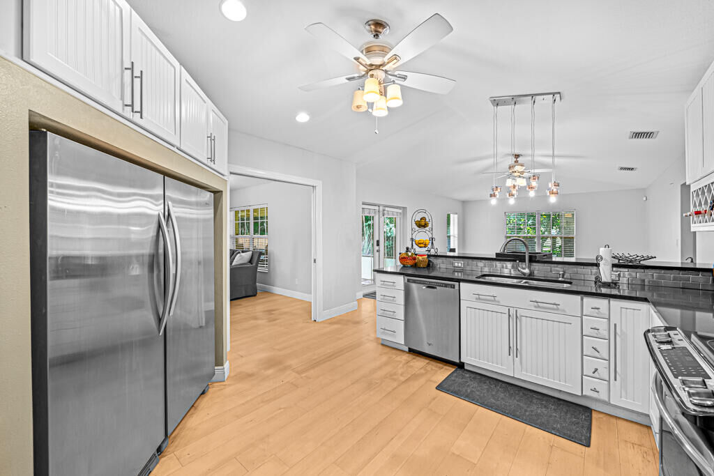 Property Photo:  1603 Pine Hollow Drive  FL 34982 