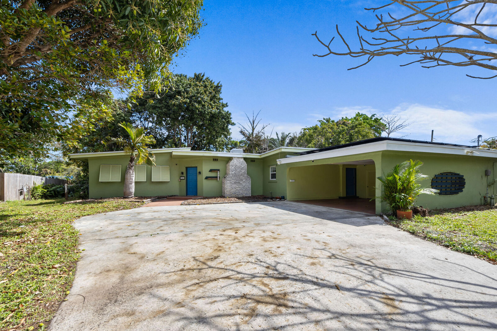Property Photo:  3320 NW 6th Avenue  FL 33309 