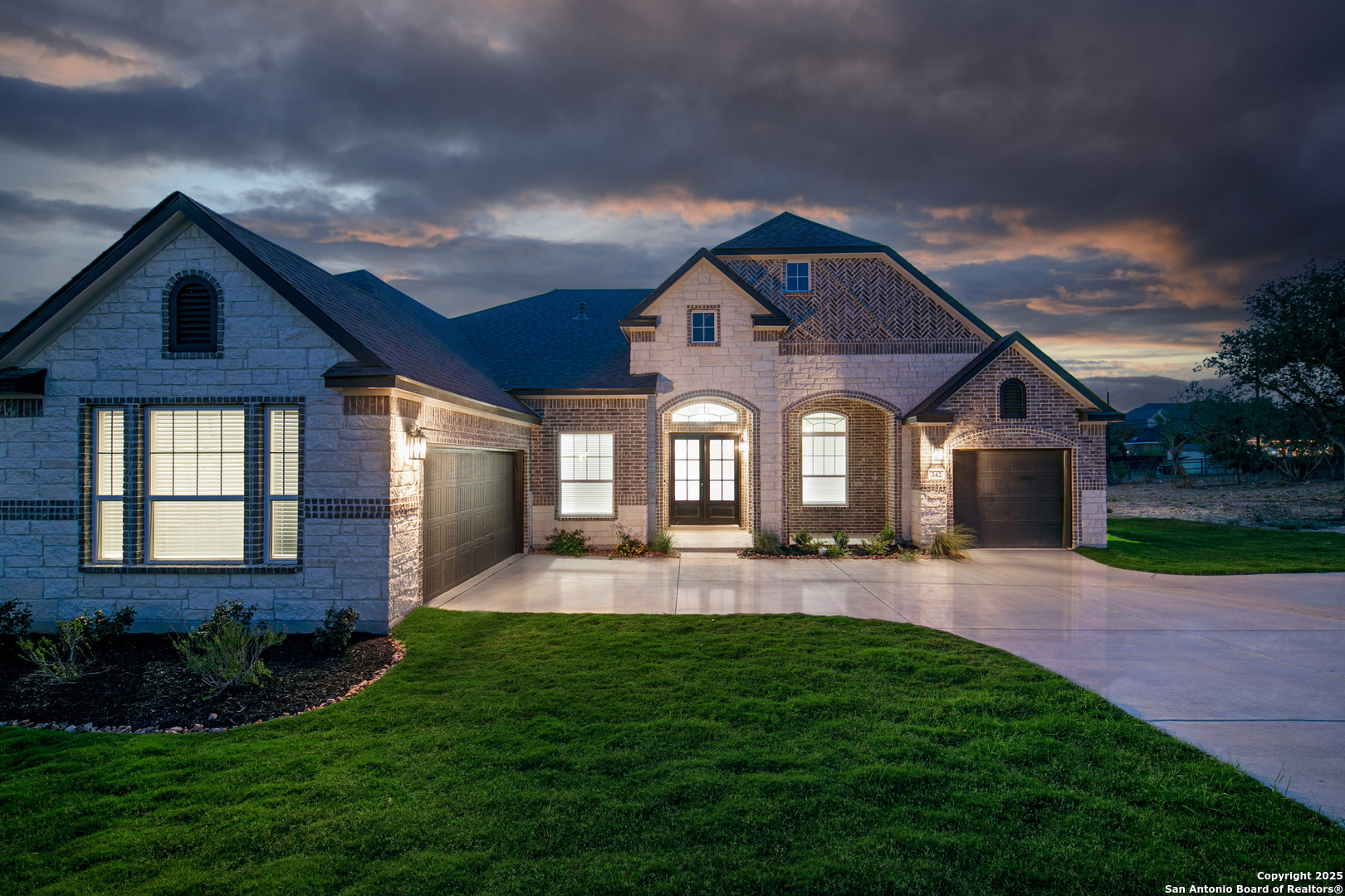 Property Photo: 146 Matthew Path TX 78009