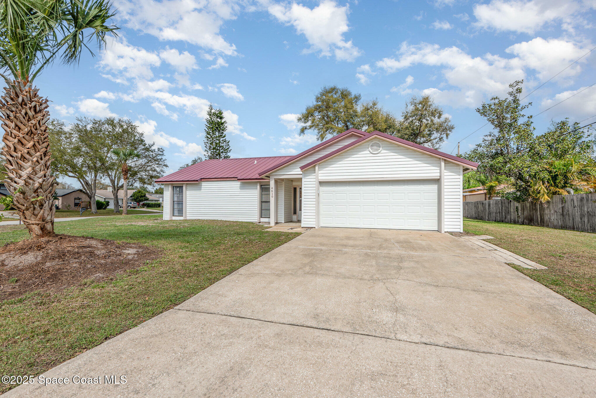 Property Photo: 4610 Longbow Drive FL 32796