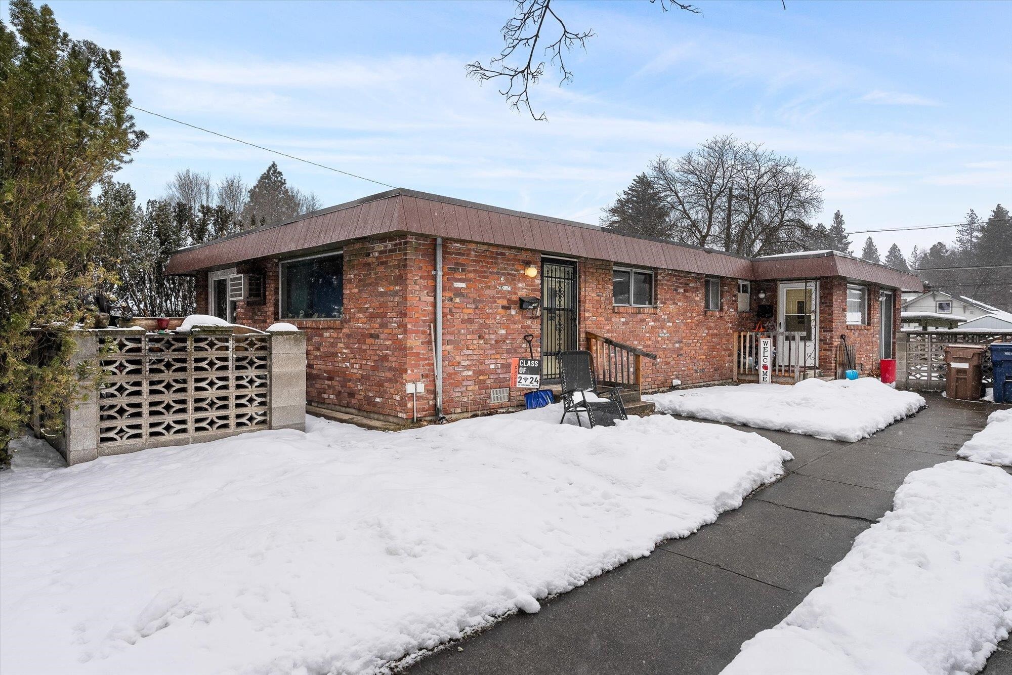 Property Photo: 1926 W Grace Ave 1928 W Grace Ave WA 99205