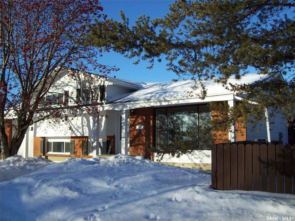 Property Photo:  427 Michener Place  SK S7L 5V2 