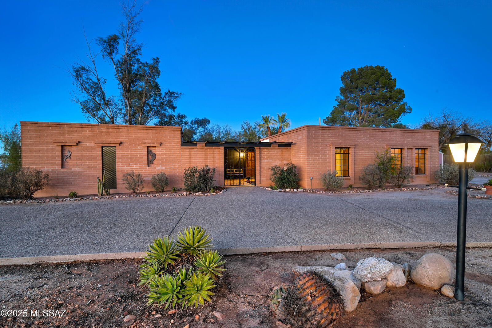 Property Photo:  6700 N Amahl Drive  AZ 85704 