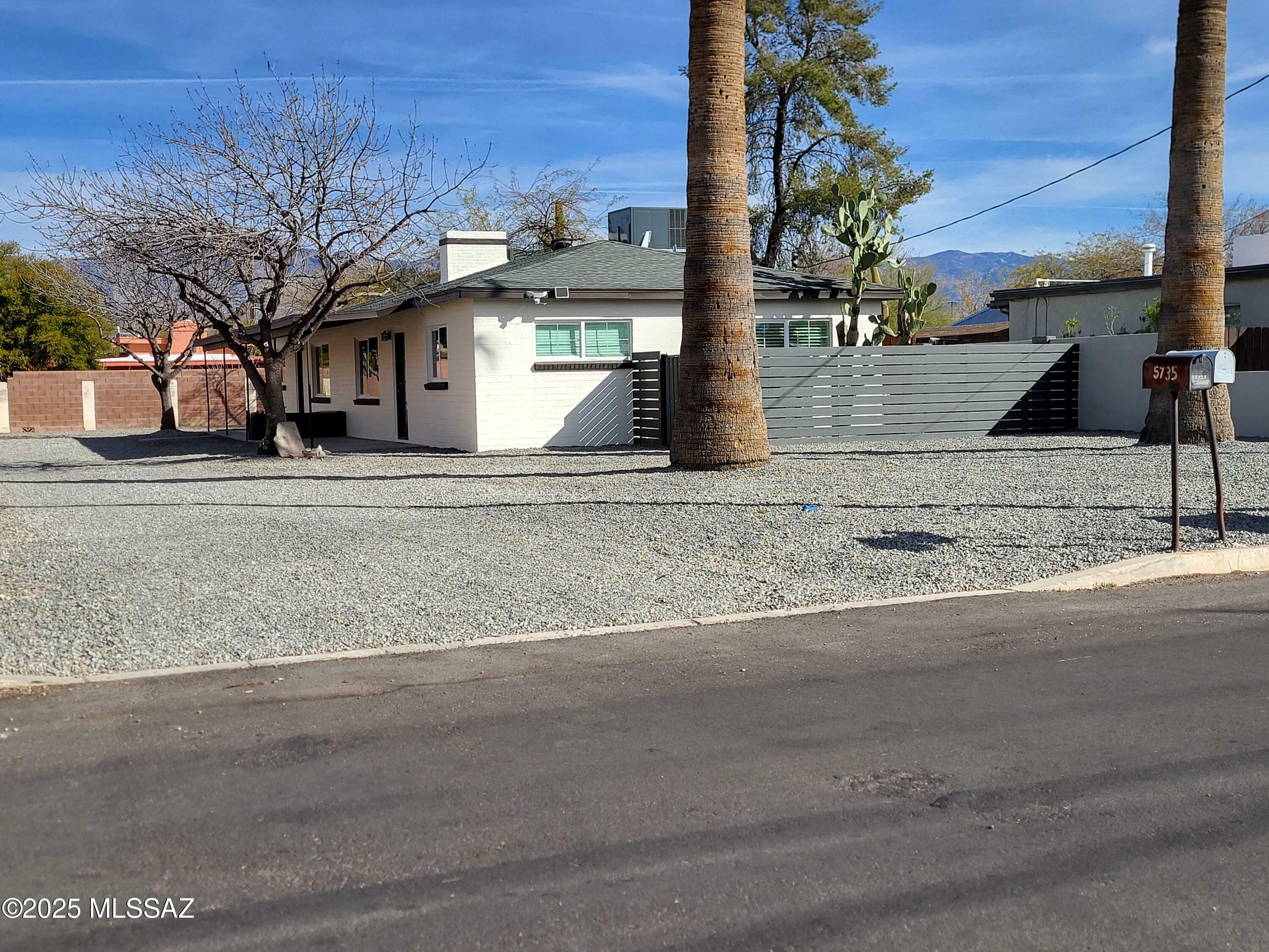 5735 E Lee Street  Tucson AZ 85712 photo