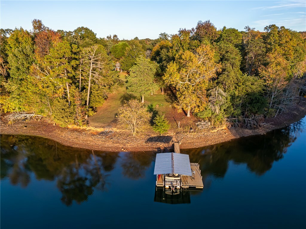 Property Photo:  215 Cedar Street  SC 29626 