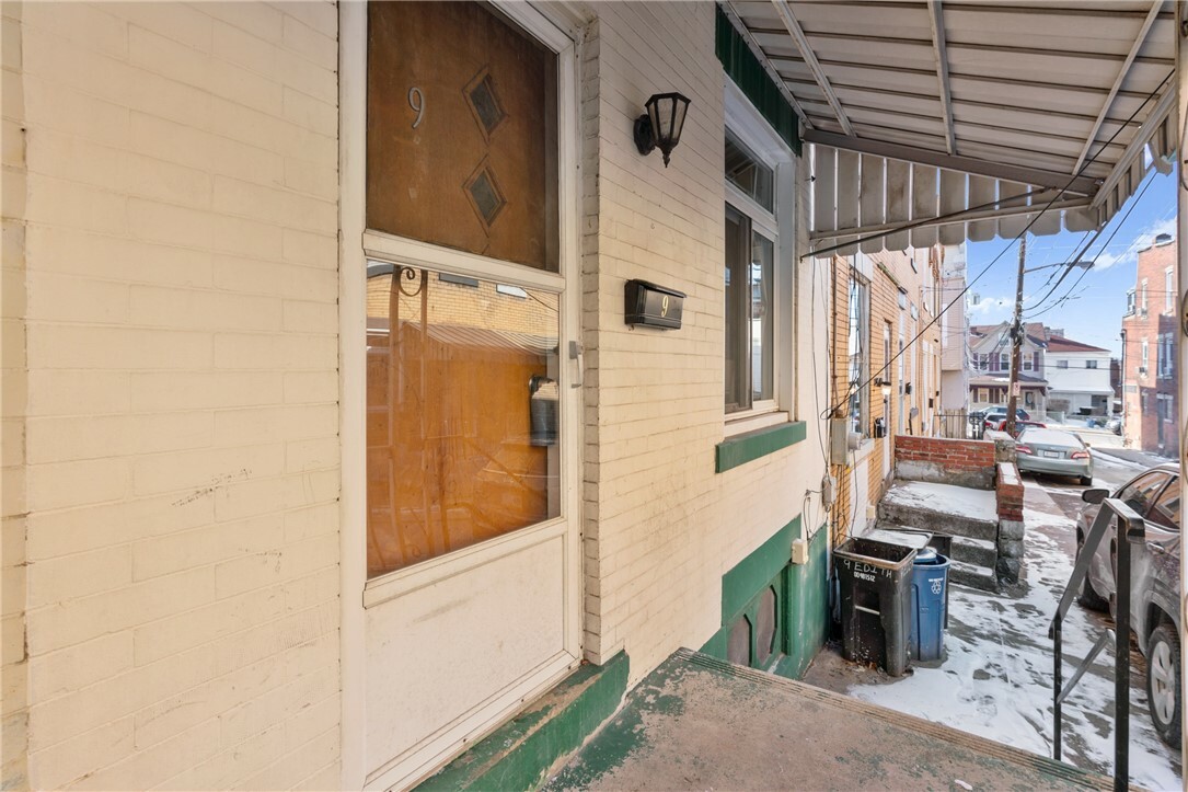 Property Photo: 9 Edith Pl PA 15213