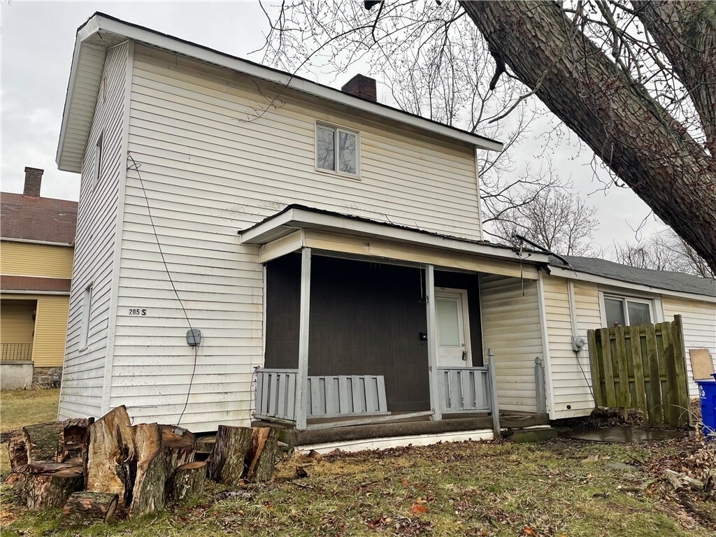 Property Photo:  205 S Walnut St  PA 16101 