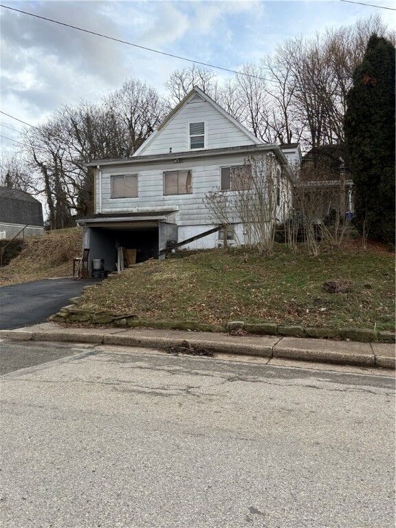 Property Photo:  512 Clark Ave  PA 15644 