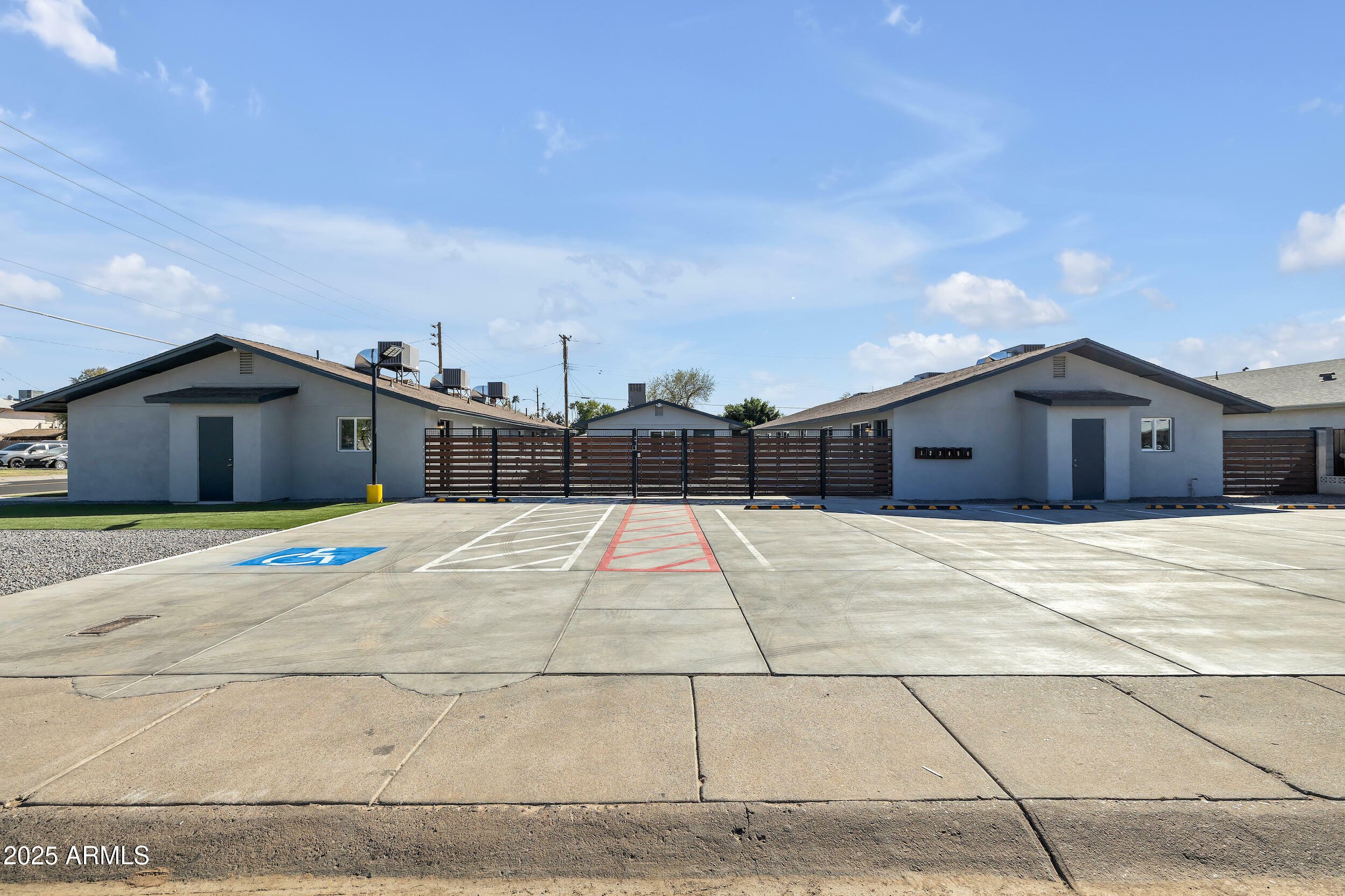 Property Photo:  5501 W Orangewood Avenue  AZ 85301 