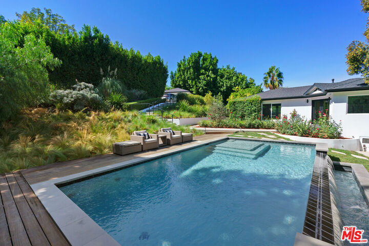 3751 Multiview Dr  Los Angeles CA 90068 photo