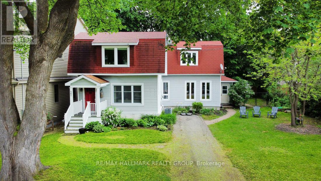 Property Photo: 561 Edison Avenue ON K2A 1V5