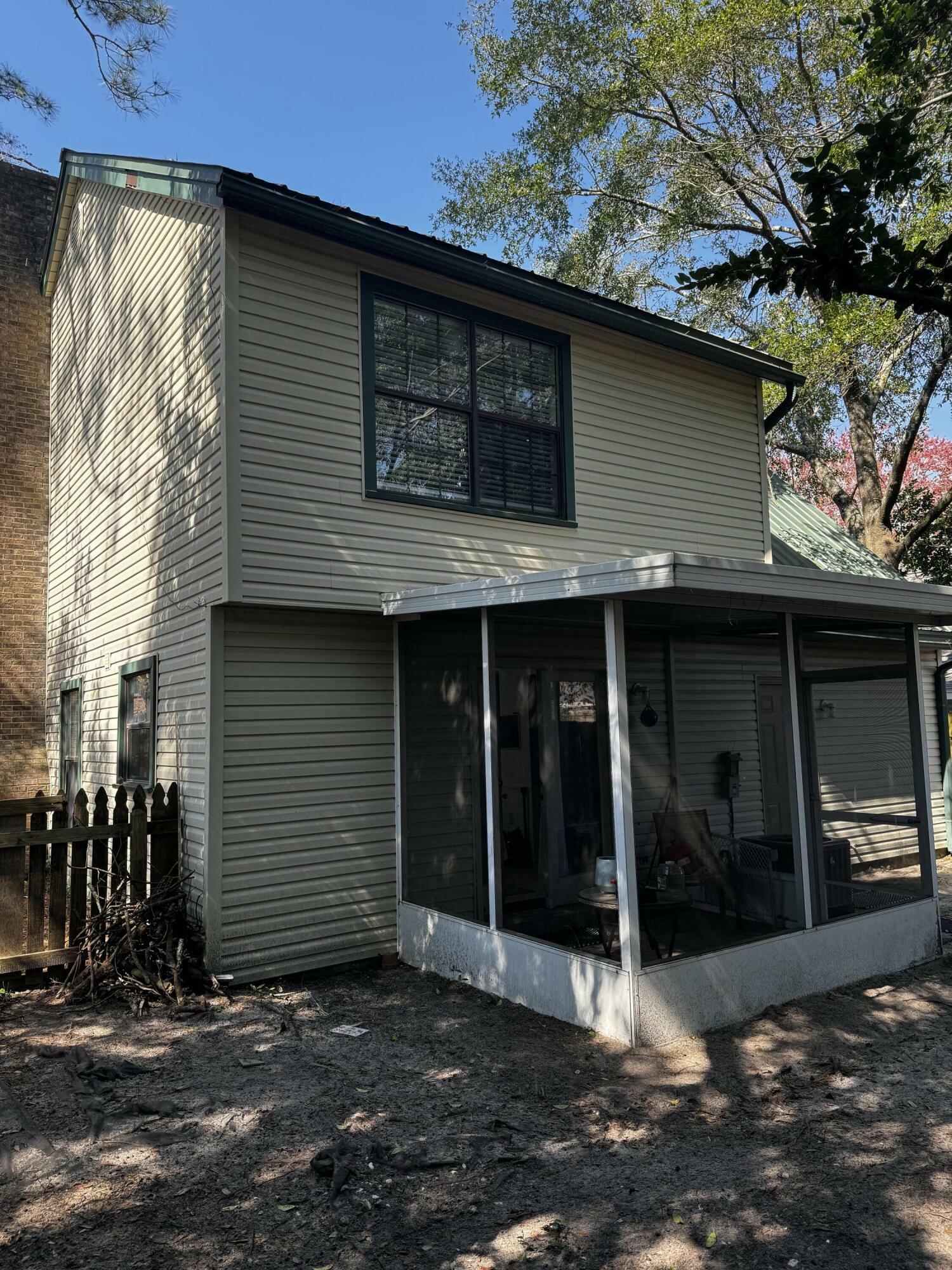 Property Photo:  625 Lloyd Street  FL 32547 