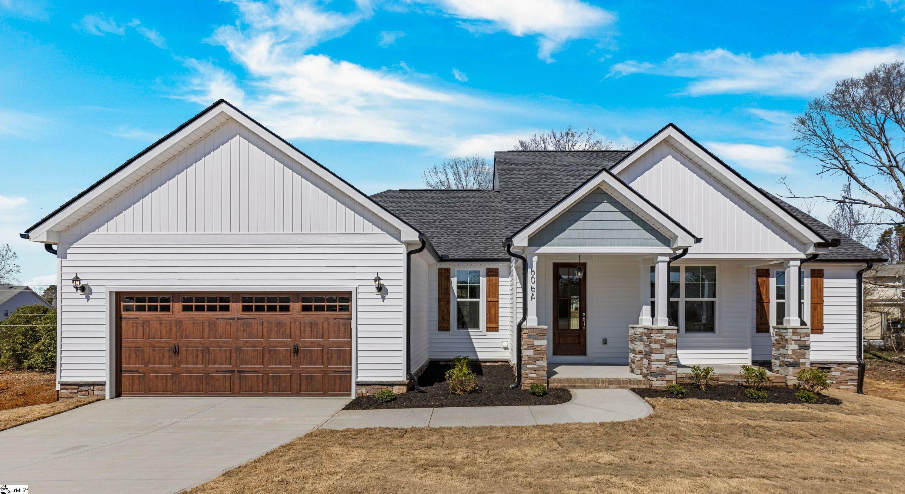Property Photo: 606A Parkwood Drive SC 29625
