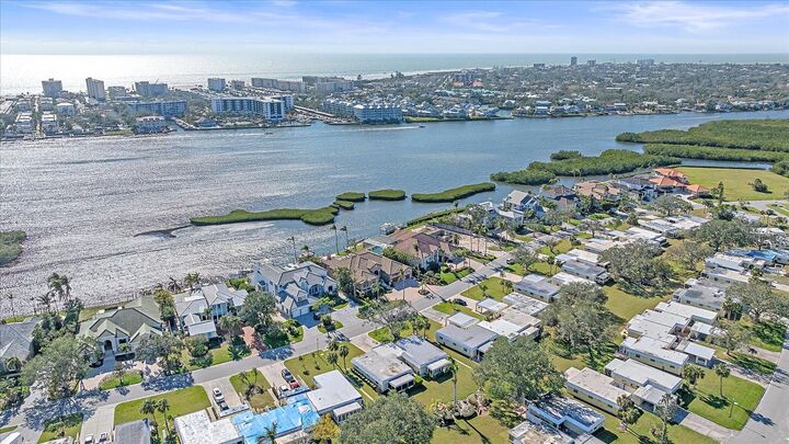 Property Photo: 5869 Tidewood Avenue 7 FL 34231