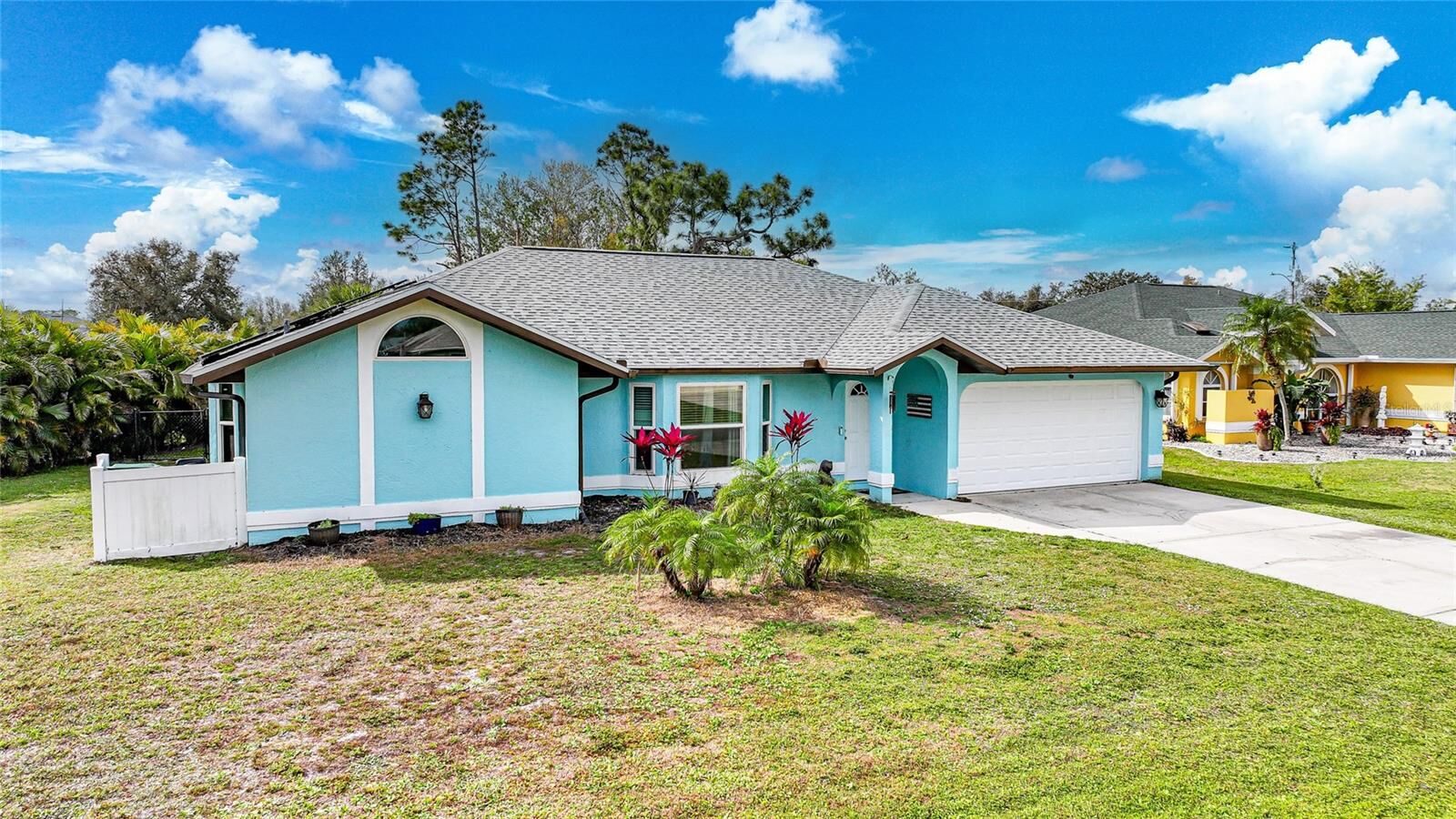 Property Photo: 25069 Bolivar Drive FL 33983