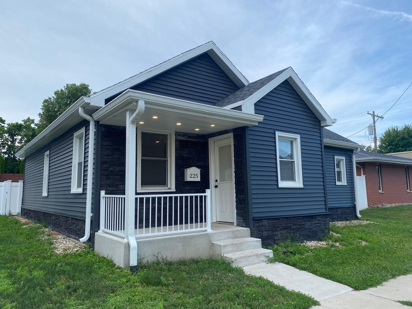 Property Photo: 225 W Dakota Street IL 61362