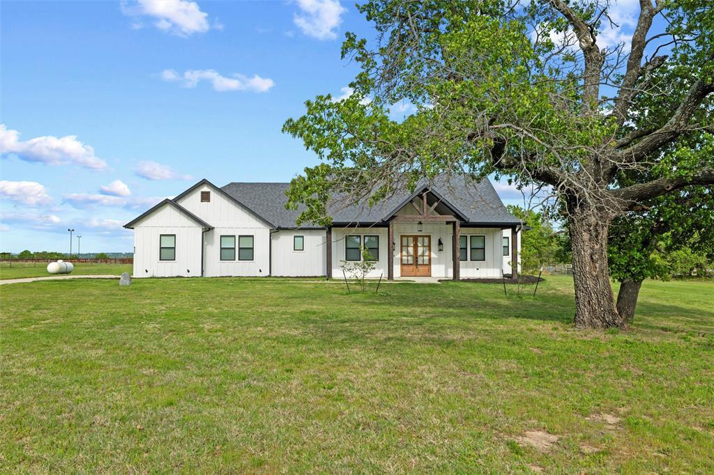 Photo de la propriété: 420 Zonaverde Court TX 76487