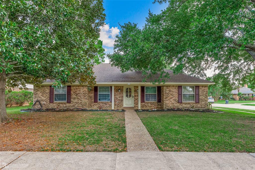 Property Photo: 401 N Dresden Circle LA 71115