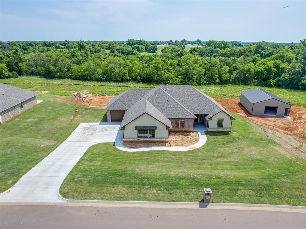 Property Photo:  10124 Gentry Crossing  OK 73169 