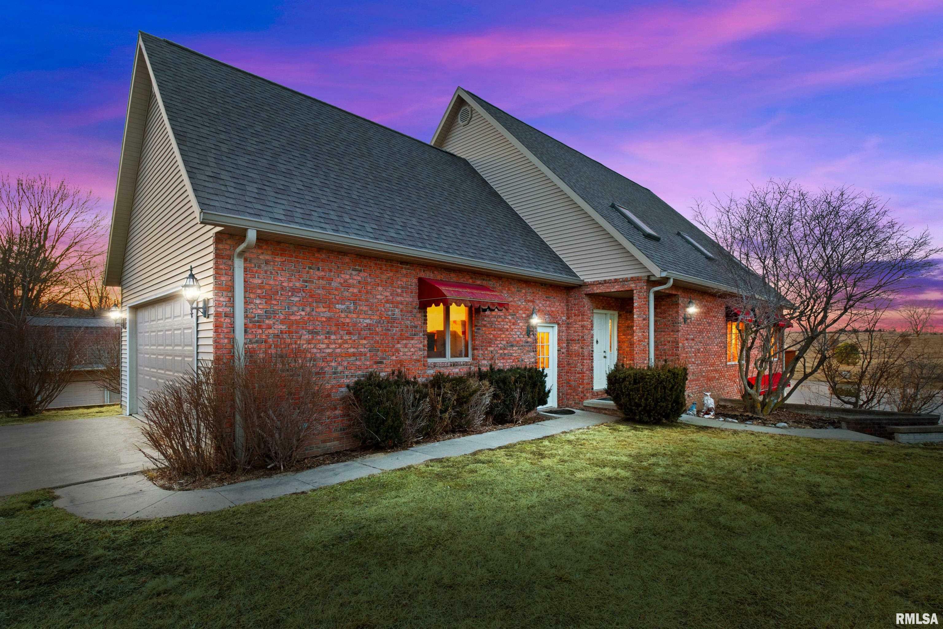 15529 W Willow Creek Road  Elmwood IL 61529 photo