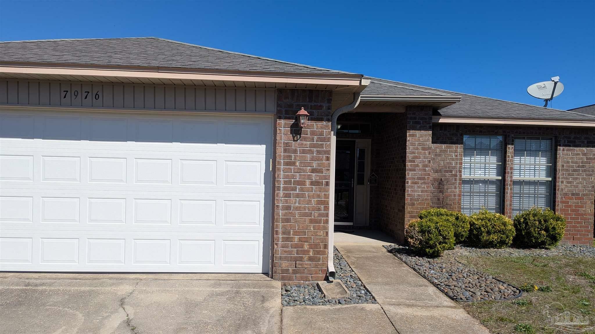 Property Photo: 7976 Promise Creek Rd FL 32566