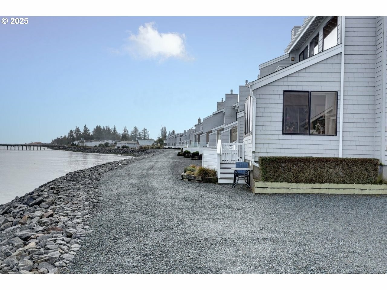 Property Photo: 821 5th Ave OR 97121