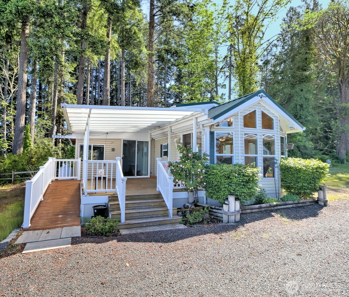 Property Photo: 21110 N Hwy 101 4 WA 98548