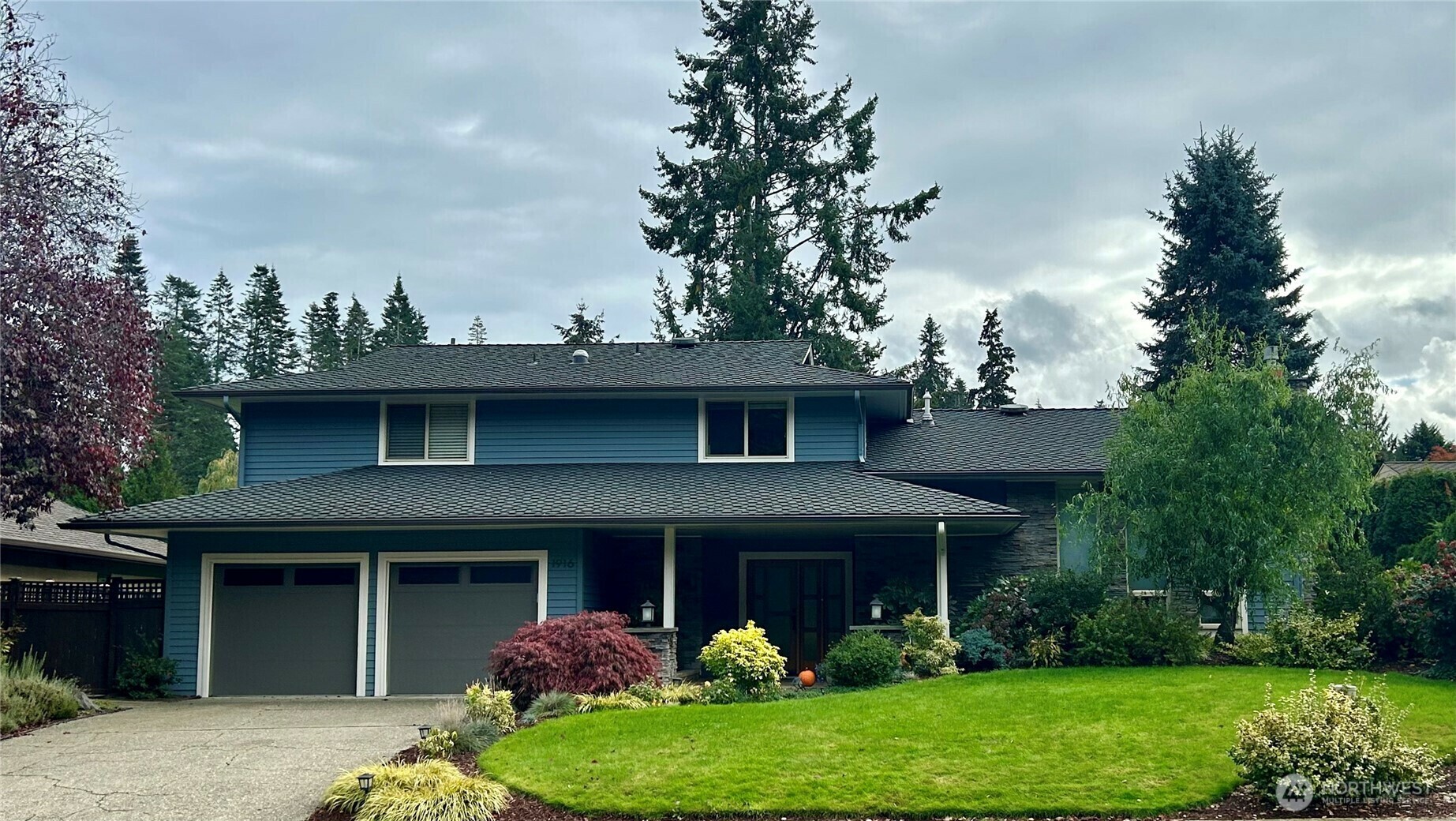 Property Photo:  1916  180th Avenue NE  WA 98008 