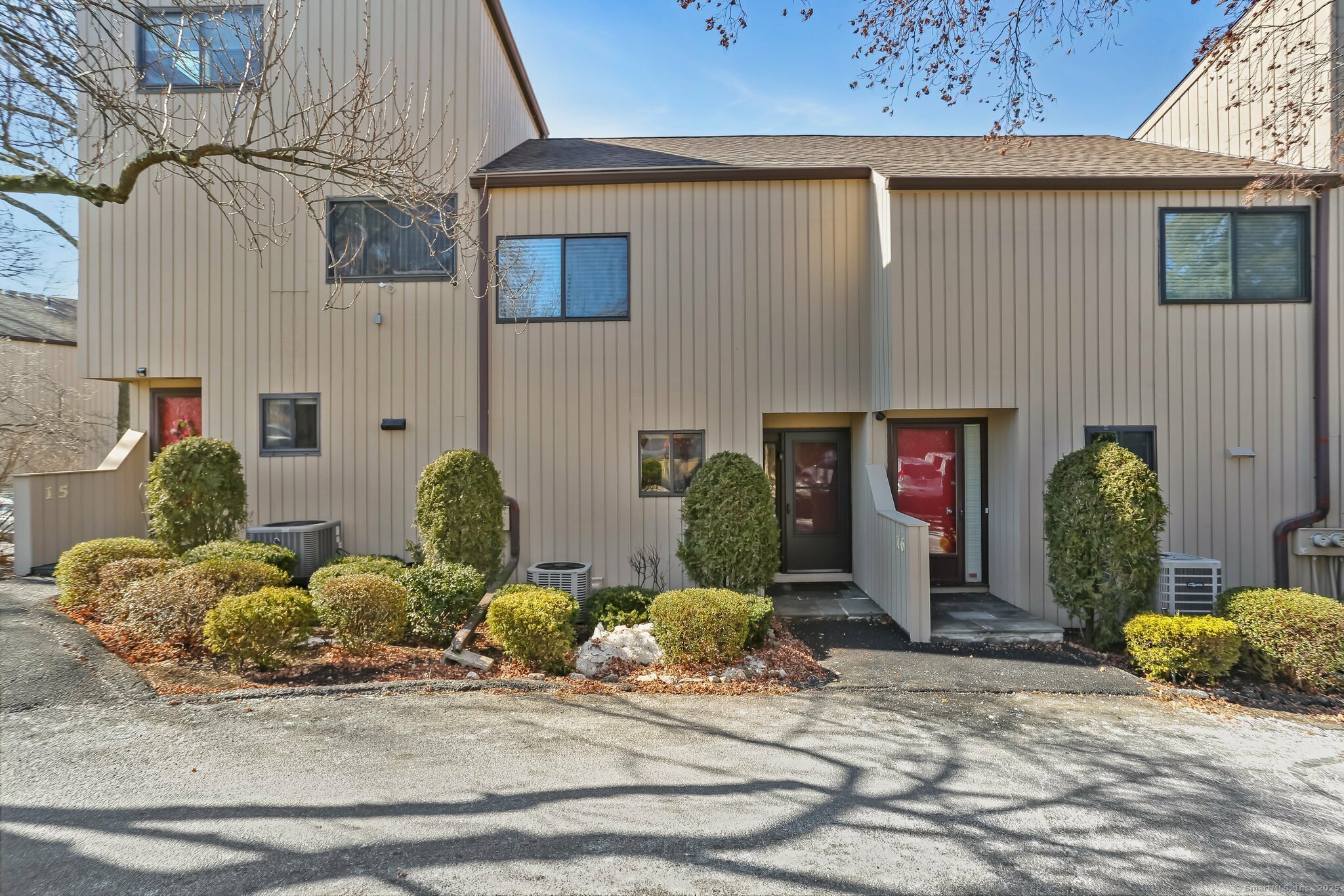 Property Photo: 100 Hope Street Apt 16 CT 06906