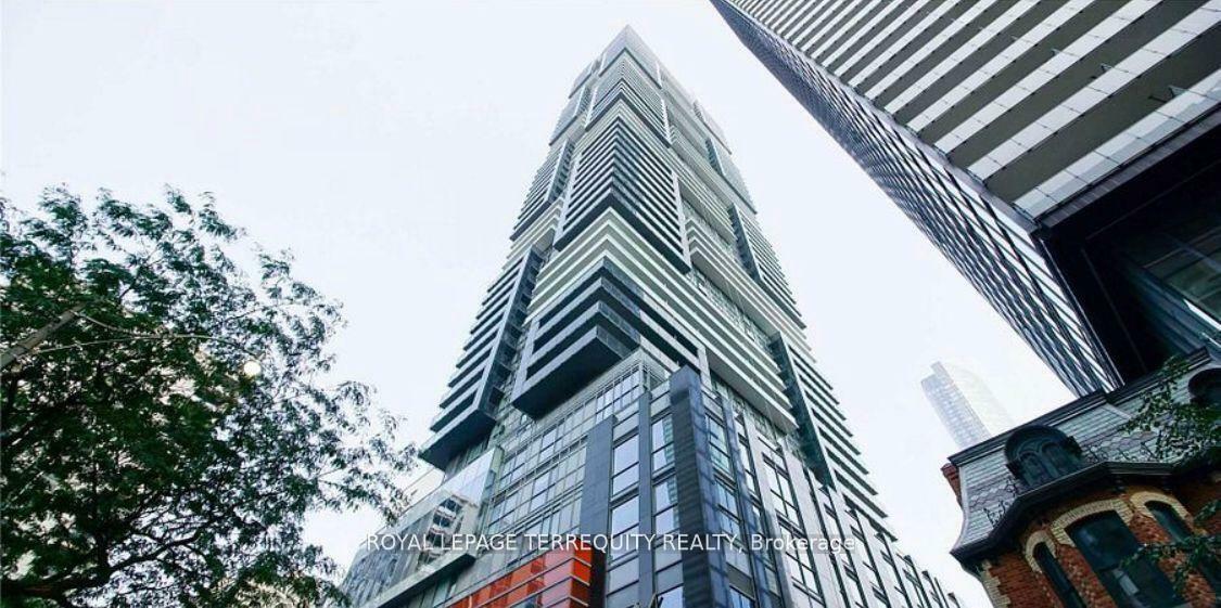 Property Photo: 7 Grenville Street W 3702 ON M4Y 0E9