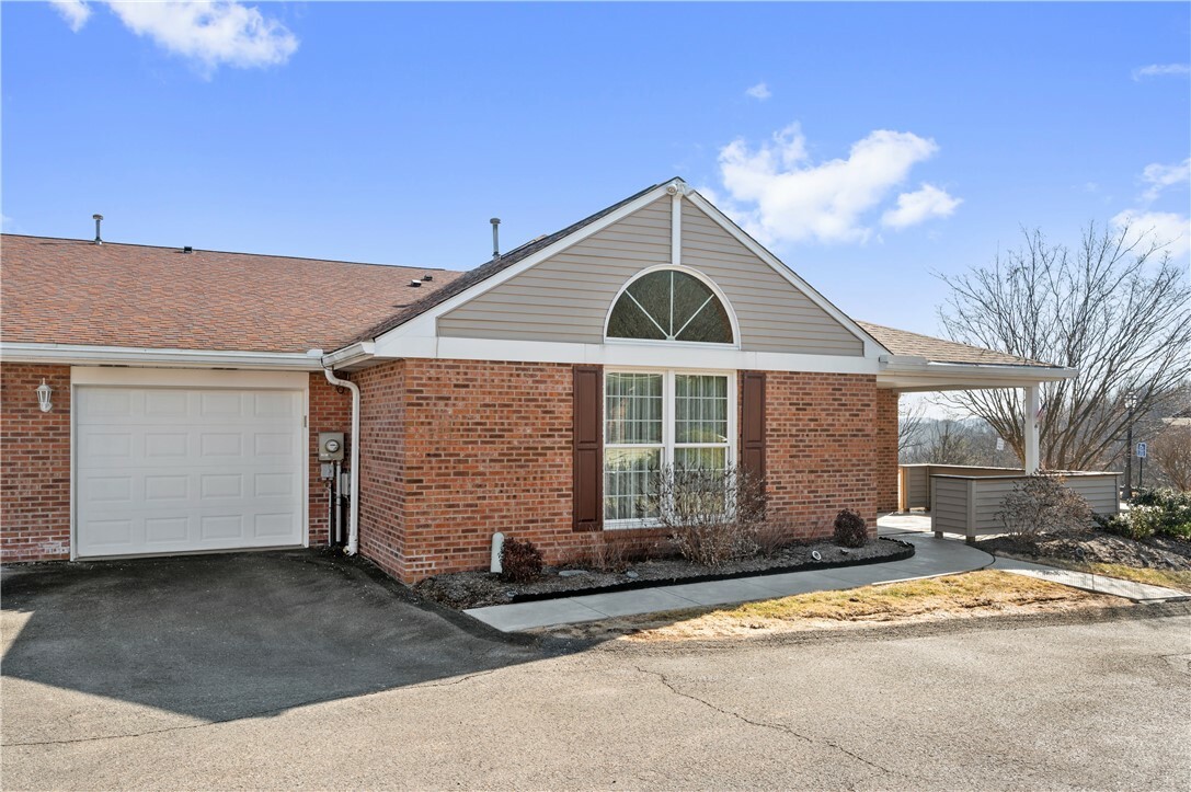 Property Photo:  703 Dehaven Ct  PA 15116 