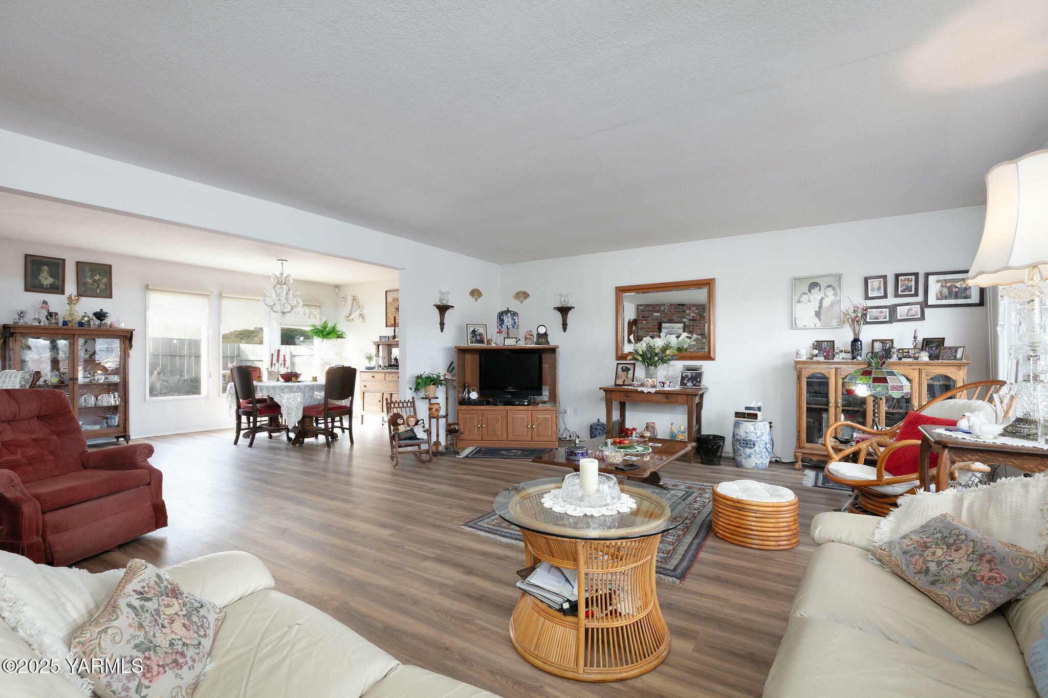 Property Photo: 3008 Englewood Ave 31 WA 98902