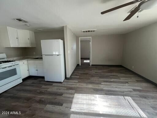 Property Photo: 1402 W Mercer Lane AZ 85029