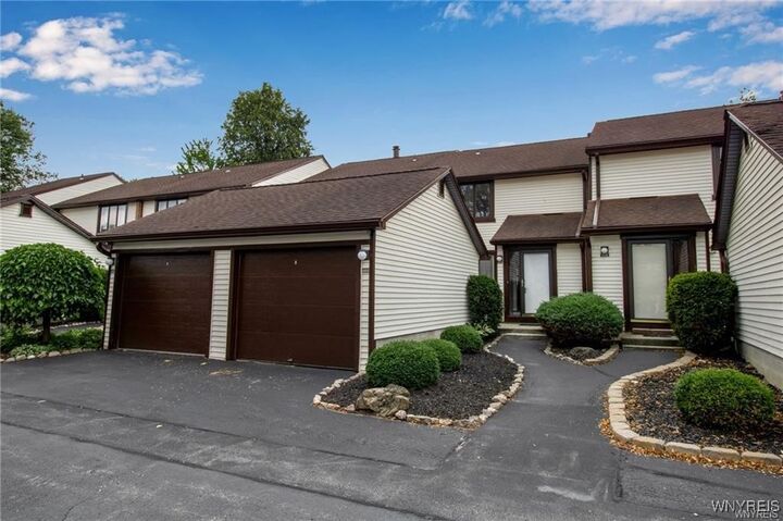 1205 Charlesgate Circle  East Amherst NY 14051 photo