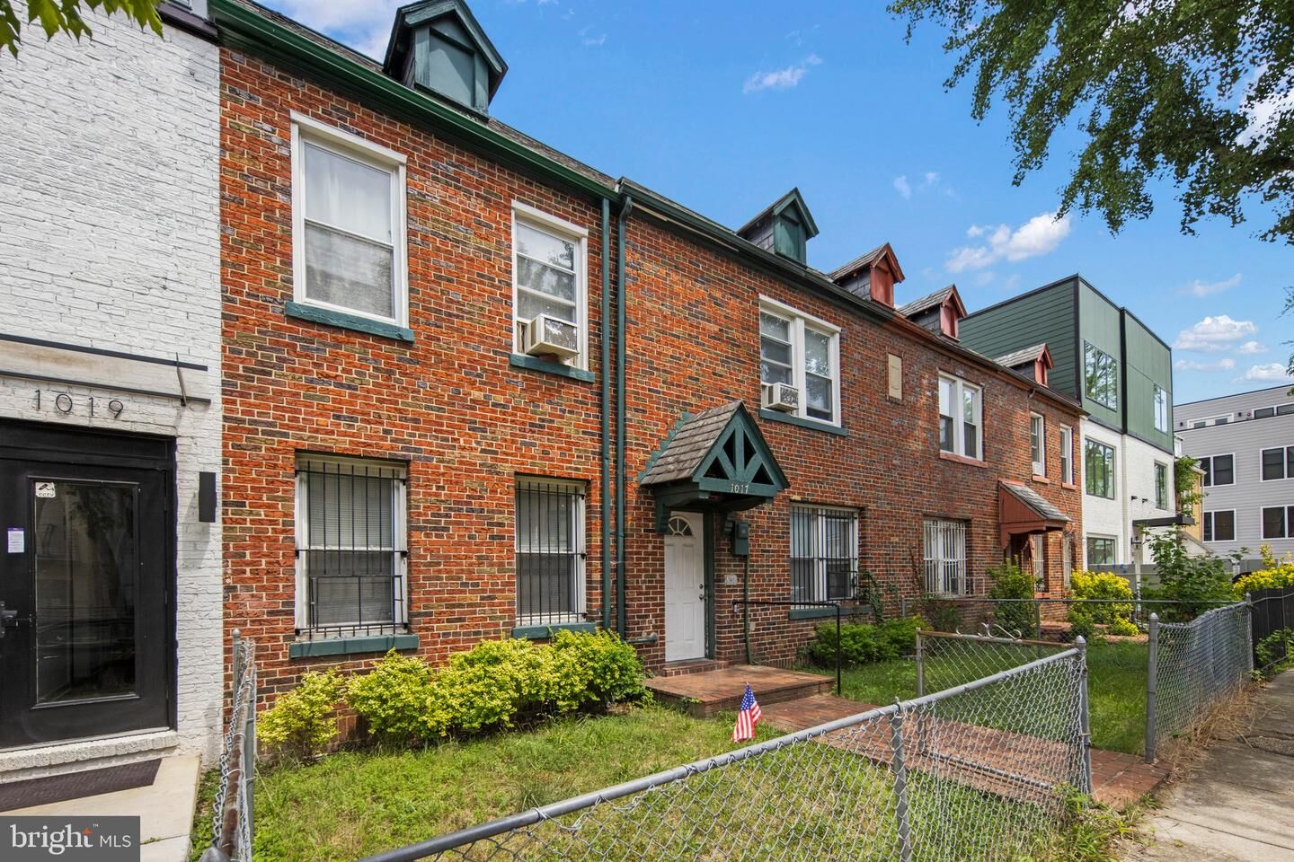 Property Photo:  1017 17th Place NE  DC 20002 