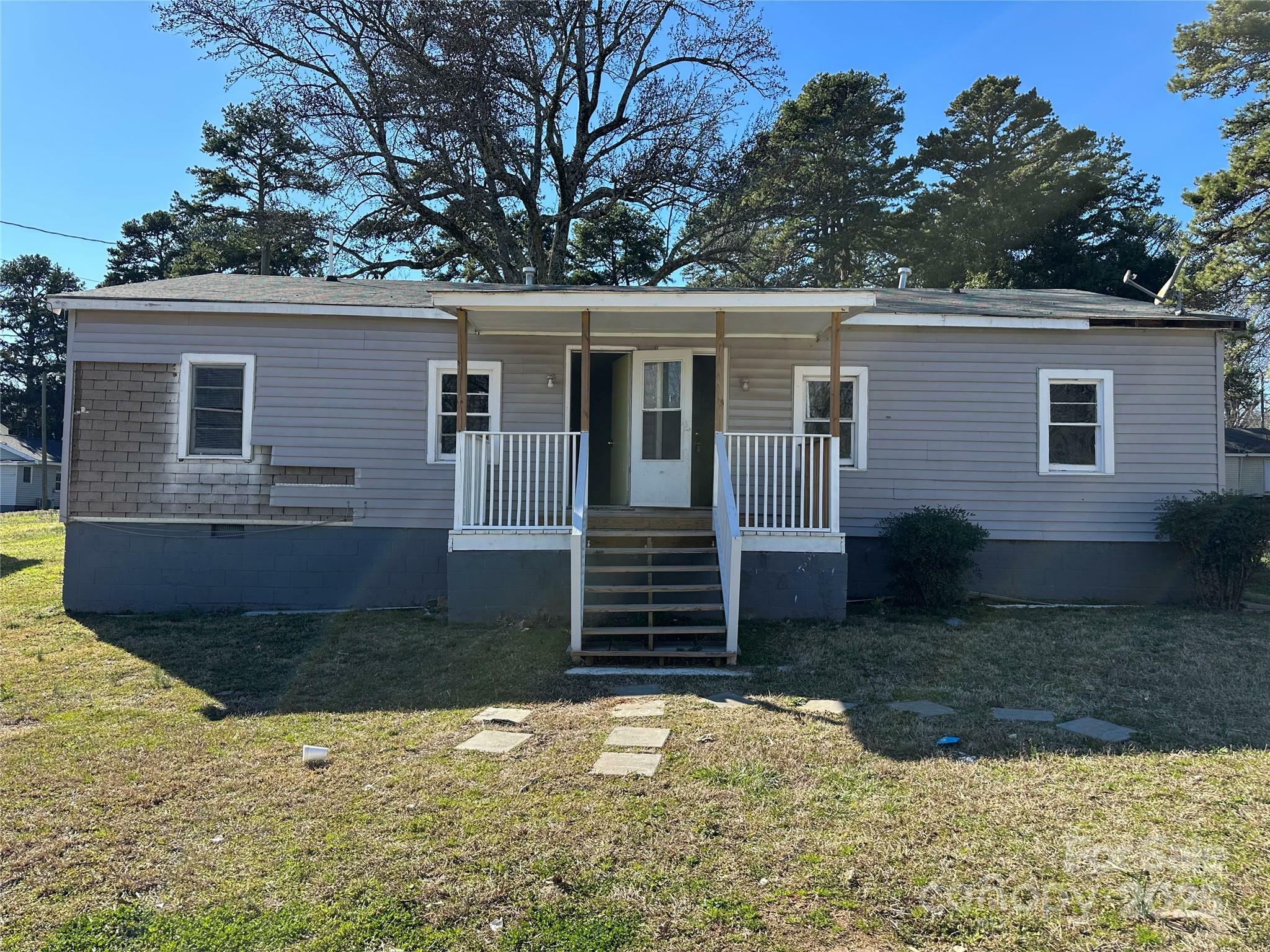 Property Photo:  2513 Eddington Street  NC 28208 