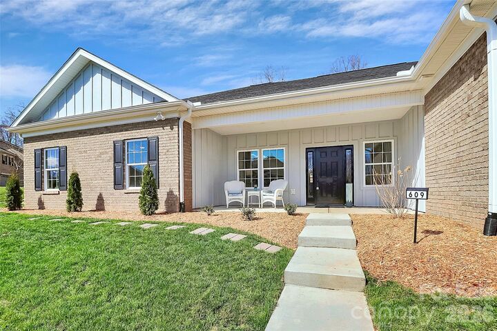 Property Photo:  609 Rosemore Place  SC 29732 