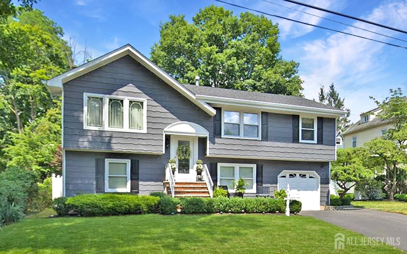 Property Photo:  242 Chestnut Avenue  NJ 07063 