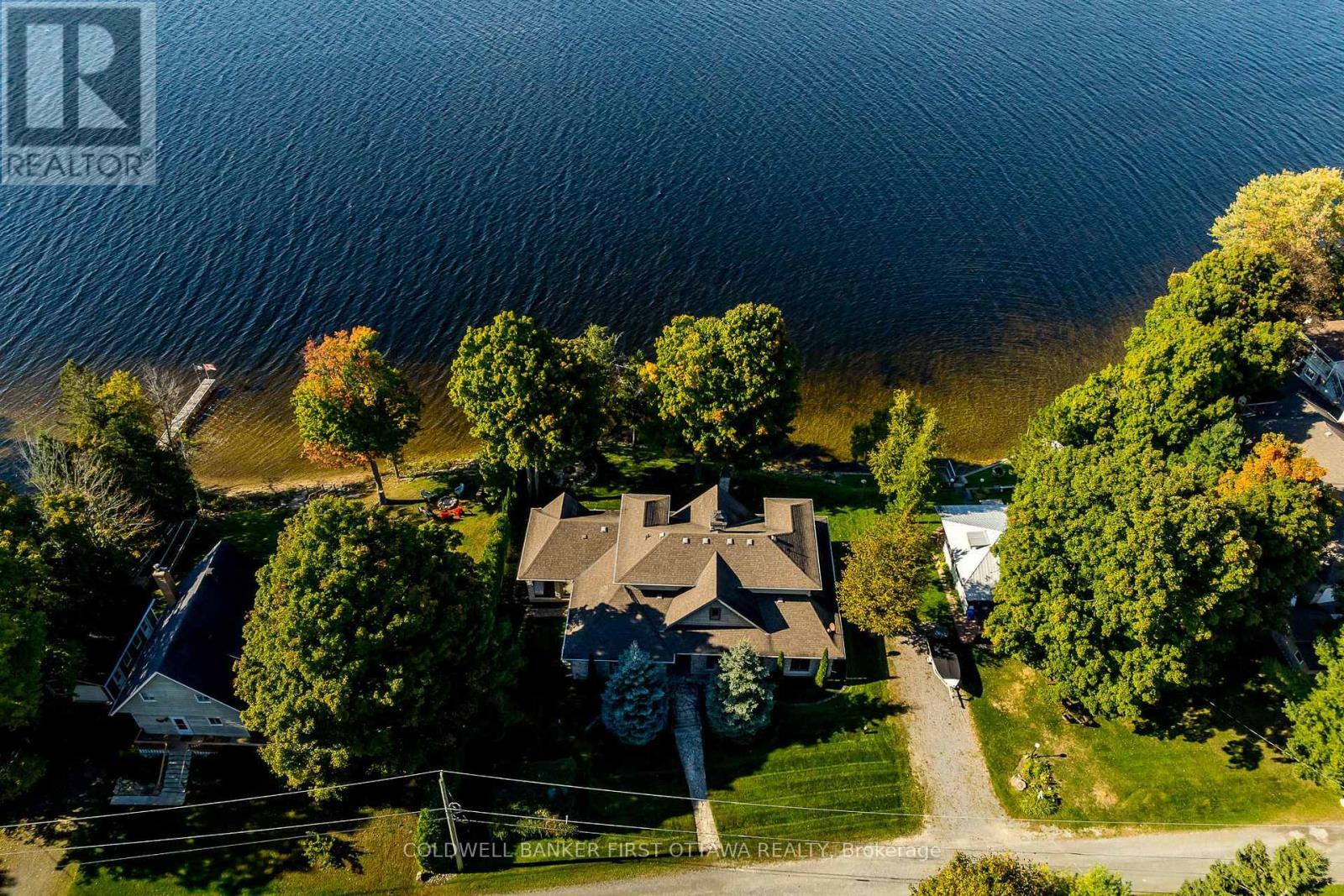 Property Photo:  125 & 126 Munro Lane  ON K7C 3P2 