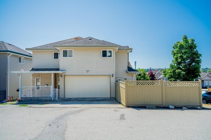 Photo de la propriété:  14605 67B Avenue  BC V3S 0Z4 