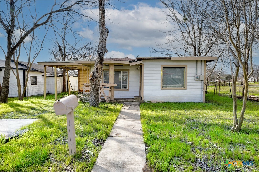 553 Silva Street  Seguin TX 78155 photo