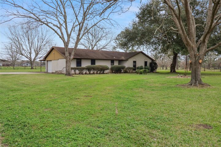 Property Photo: 9707 Fm 524 Road TX 77480