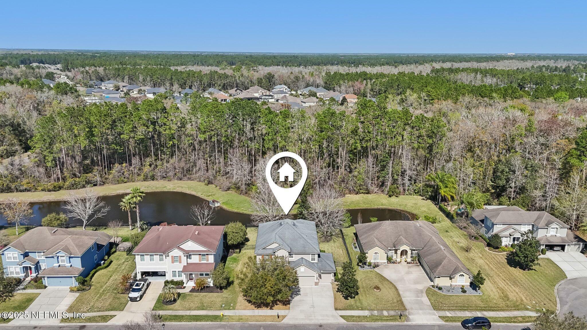 Property Photo:  417 E Adelaide Drive  FL 32259 