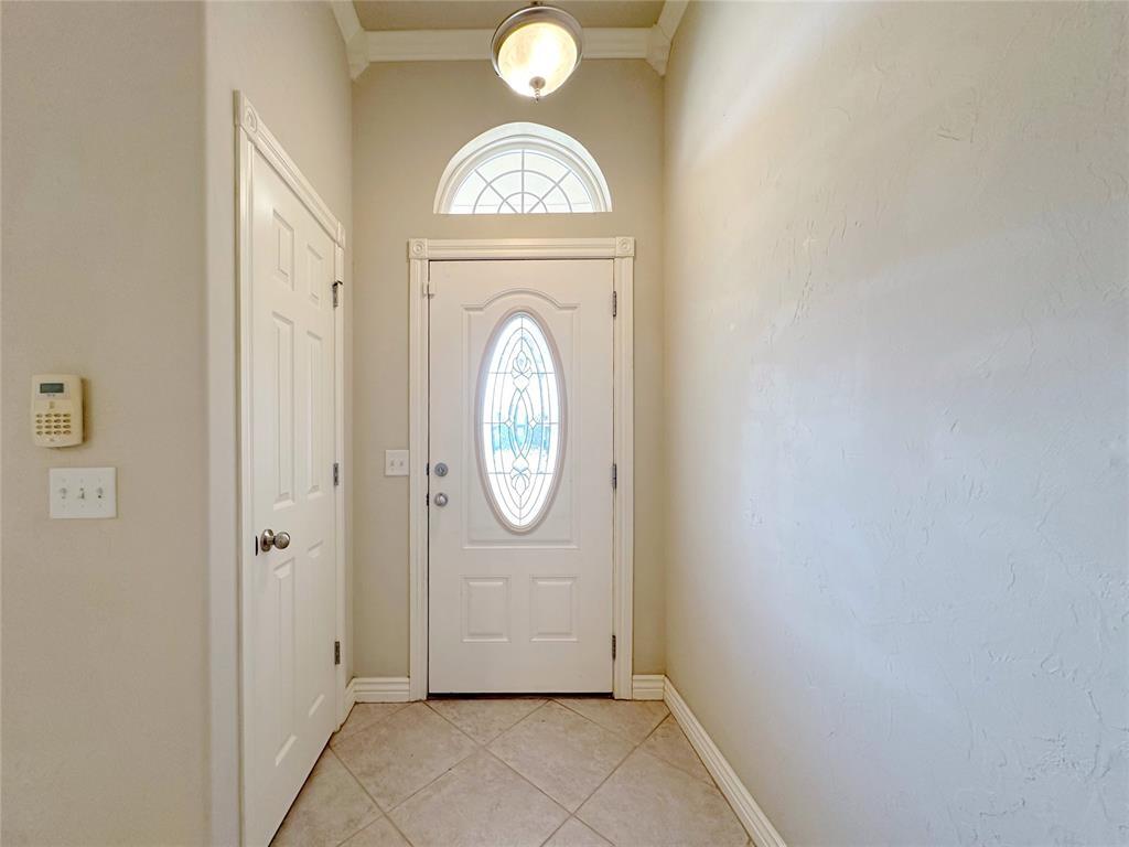 Property Photo: 105 SE 34th Street OK 73160
