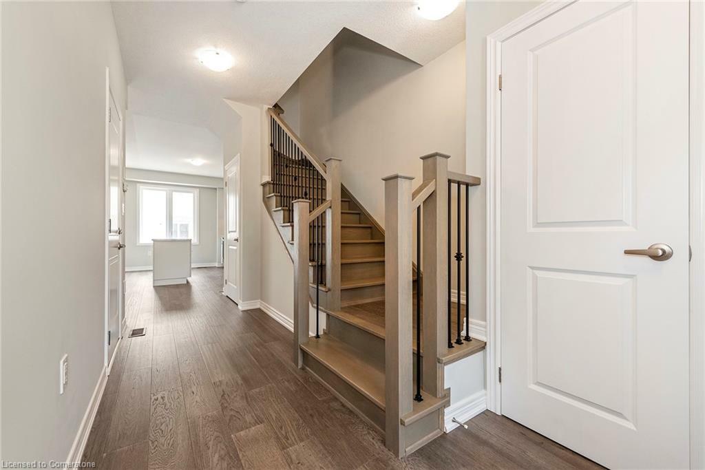 Property Photo: 39 Linden Park Lane ON L9A 1Y1