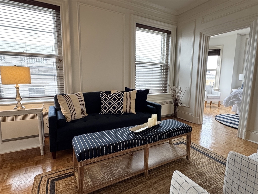 Property Photo: 21 Beacon St 7R MA 02108
