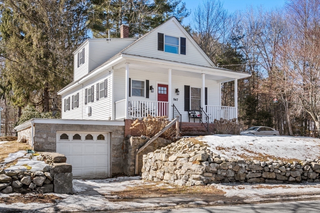Property Photo: 947 Providence Rd MA 01588
