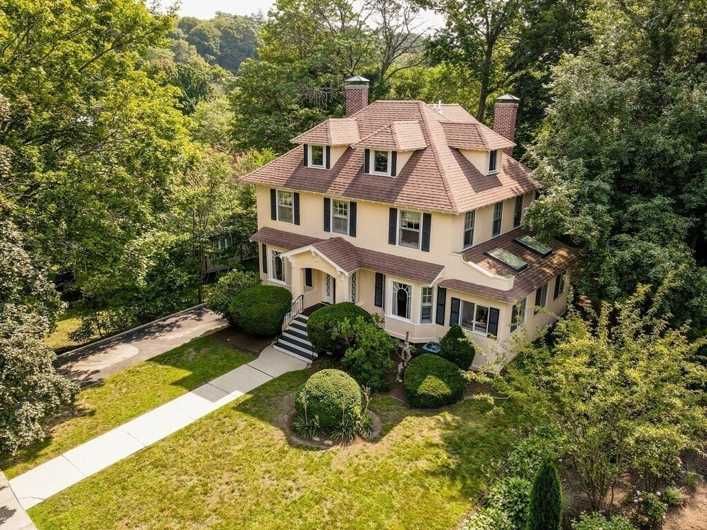Property Photo: 47 Cotswold Rd MA 02445