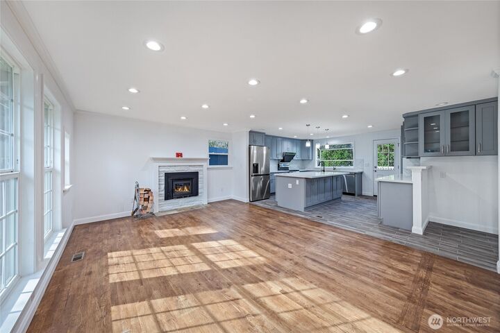 Property Photo:  859  Hilltop Avenue  WA 98031 